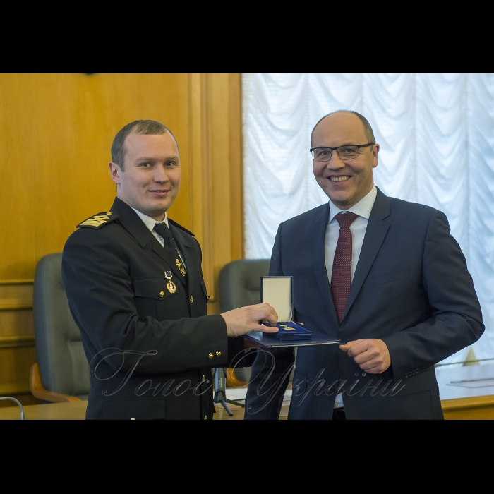 7 грудня 2018 Голова Верховної Ради України Андрій Парубій вручив Премії Верховної Ради України найталановитішим молодим ученим в галузі фундаментальних і прикладних досліджень та науково-технічних розробок за вагомий особистий внесок в інноваційний розвиток держави, значні наукові здобутки, плідну навчально-педагогічну діяльність.
Микола Браїл м. Херсон.