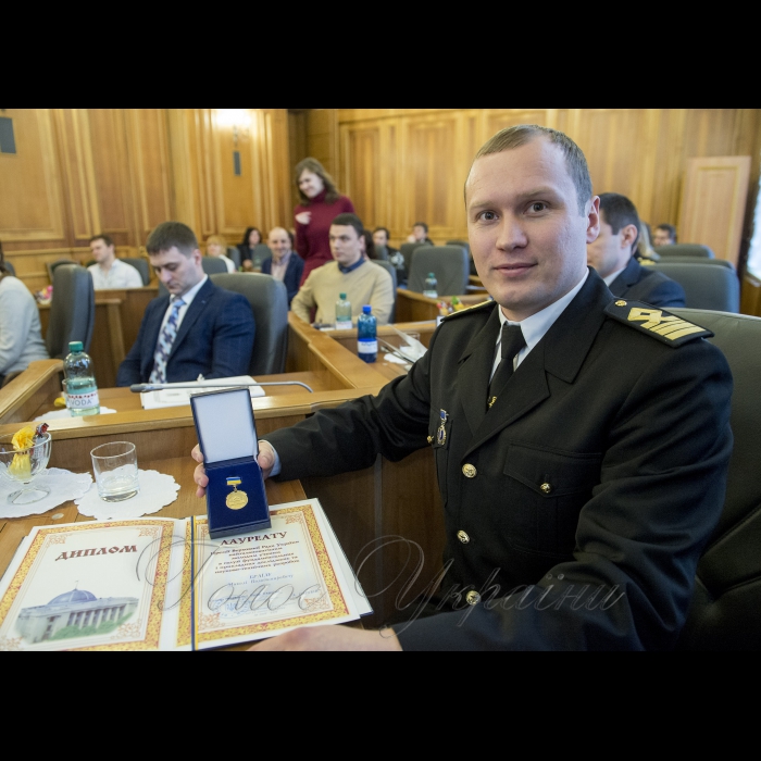 7 грудня 2018 Голова Верховної Ради України Андрій Парубій вручив Премії Верховної Ради України найталановитішим молодим ученим в галузі фундаментальних і прикладних досліджень та науково-технічних розробок за вагомий особистий внесок в інноваційний розвиток держави, значні наукові здобутки, плідну навчально-педагогічну діяльність.
Микола Браїл м. Херсон.