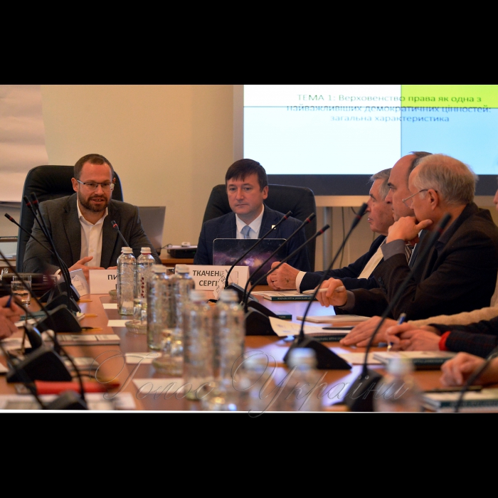 10 грудня 2018 семінар - тренінг на тему: «Верховенство права в нормопроектувальній діяльності Апарату Верховної Ради України», організованого Комітетом з питань Регламенту та організації роботи Верховної Ради України у співпраці з Офісом Ради Європи в Україні, у рамках реалізації  проекту «Підтримка конституційних і правових реформ, конституційне правосуддя та надання допомоги Верховній Раді у проведенні реформ, спрямованих на підвищення її ефективності».
Павло Пинзеник перший заступник голови з питань Регламенту та організації роботи Верховної Ради України та Сергій Ткаченко керівник Офісу Ради Європи в Україні.