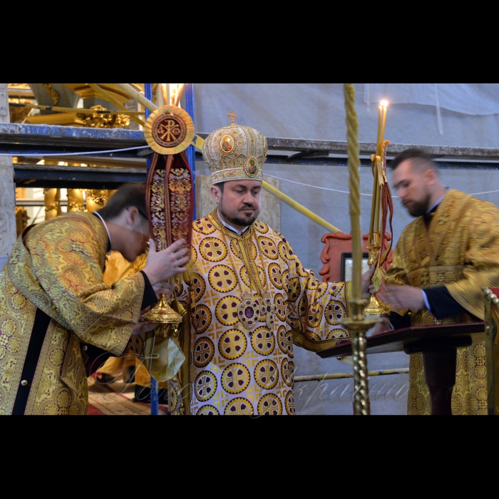 13 грудня 2018 в Андріївській церкві Києва відбулась перша архієрейська літургія, яку очолюють екзархи Вселенського патріархату.
