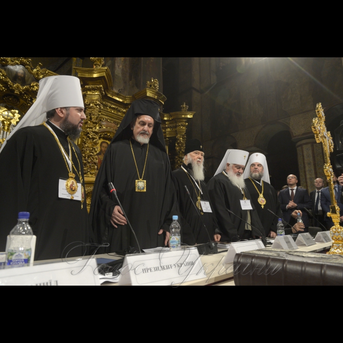 15 грудня 2018 Голова ВР України Андрій Парубій, президент України Петро Порошенко взяли участь у Об’єднавчому соборі українських православних церков, що пройшов у Софії Київській де ректор та професор кафедри біблійних і філологічних дисциплін Київської православної богословської академії Епіфаній обраний предстоятелем єдиної помісної православної церкви в Україні.

