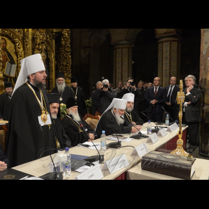 15 грудня 2018 Голова ВР України Андрій Парубій, президент України Петро Порошенко взяли участь у Об’єднавчому соборі українських православних церков, що пройшов у Софії Київській де ректор та професор кафедри біблійних і філологічних дисциплін Київської православної богословської академії Епіфаній обраний предстоятелем єдиної помісної православної церкви в Україні.
