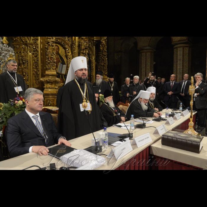 15 грудня 2018 Голова ВР України Андрій Парубій, президент України Петро Порошенко взяли участь у Об’єднавчому соборі українських православних церков, що пройшов у Софії Київській де ректор та професор кафедри біблійних і філологічних дисциплін Київської православної богословської академії Епіфаній обраний предстоятелем єдиної помісної православної церкви в Україні.
