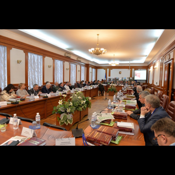 18 грудня 2018 ректор Національного педагогічного університету імені М.П. Драгоманова Віктор Андрущенко презентував книгу.