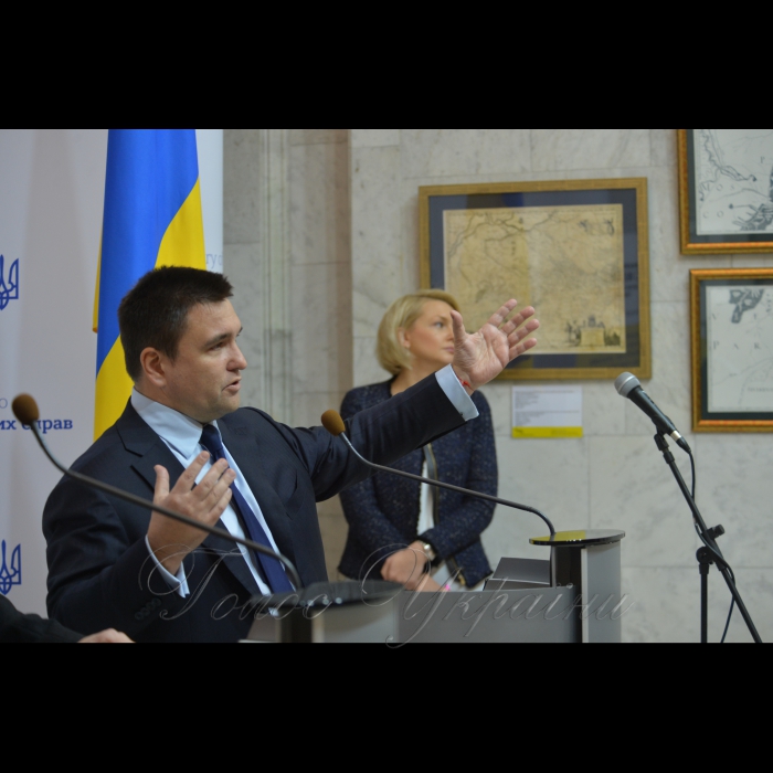 9 січня 2019 відкриття виставки копій старовинних карт України за участі міністра закордонних справ України Павла Клімкіна. Експозиція представить копії унікальних карт, надрукованих у XV-XVIII століттях. Виставку організовано під патронатом міністра закордонних справ України Павла Клімкіна спільно з Музеєм української марки ім. Якова Балабана та Вінницької міської ради. Наприкінці січня експозиція вирушить в тур містами України.

