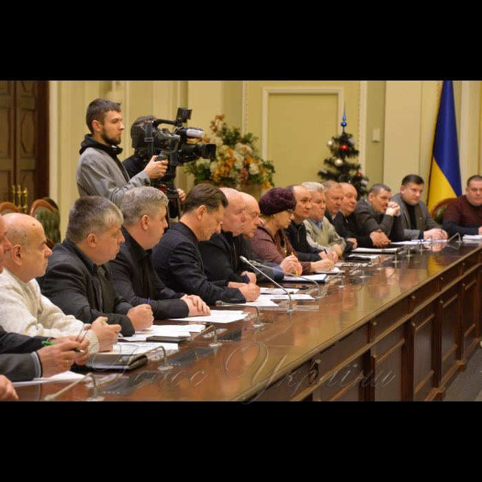 14 січня 2019 у Верховній Раді України відбулась зустріч народних депутатів Юрія Бойка, Юлія Іоффе та міністра енергетики та вугільної промисловості України Ігоря Насалика з представниками профспілок державних вугільних шахт України. На зустрічі учасники обговорили шляхи вирішення поточних проблем вугільної галузі України.
