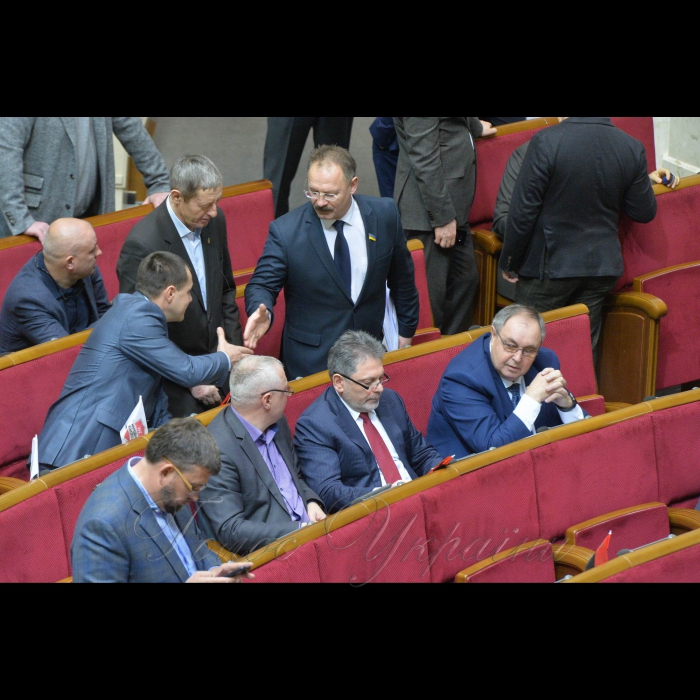 15 січня 2019 пленарне засідання Верховної Ради України.
Прийнято за основу проект Закону «Про внесення змін до деяких законодавчих актів України щодо надання відпустки усиновлювачам при усиновленні дитини-сироти, дитини, позбавленої батьківського піклування».
Прийнято Закон «Про внесення змін до пункту 3 розділу VIII 