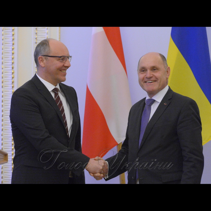 15 січня 2019 зустріч Голови Верховної Ради України Андрія Парубія з Головою Національної Ради Республіки Австрія Вольфгангом Соботкою.
По закінченню зустрічі – запис у книзі Почесних гостей, відвідання Високим гостем пленарного засідання Верховної Ради України.
Підхід Голови Верховної Ради України Андрія Парубія та  Голови Національної Ради Республіки Австрія Вольфгана Соботки до преси.
