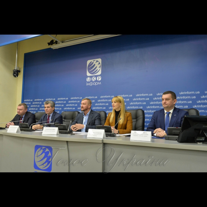 21 січня 2019 у приміщенні Українського національного інформаційного агентства Укрінформ  відбулося публічне підписання Меморандуму про співробітництво між Державною службою зайнятості (Центральним апаратом) та Міністерством юстиції України. Водночас було підписано Меморандум про співробітництво між Державною службою України з питань праці та Міністерством юстиції України.
(Зліва направо) заступник Голови Державної служби зайнятості (Центрального апарату) Роман Криган, в. о. Голови Державної служби зайнятості (Центрального апарату) Валерій Ярошенко, Міністр юстиції України Павло Петренко,  заступник Міністра юстиції з питань виконавчої служби Світлана Глущенко, Голова Державної служби України з питань праці Роман Чернега.