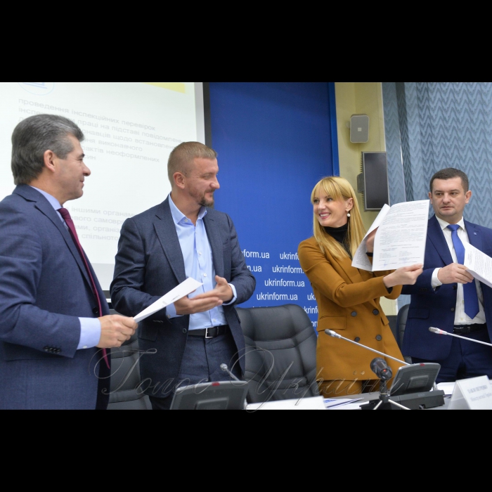 21 січня 2019 у приміщенні Українського національного інформаційного агентства Укрінформ  відбулося публічне підписання Меморандуму про співробітництво між Державною службою зайнятості (Центральним апаратом) та Міністерством юстиції України. Водночас було підписано Меморандум про співробітництво між Державною службою України з питань праці та Міністерством юстиції України.
В.о. Голови Державної служби зайнятості (Центрального апарату) Валерій Ярошенко, Міністр юстиції України Павло Петренко, заступник Міністра юстиції з питань виконавчої служби Світлана Глущенко, Голова Державної служби України з питань праці Роман Чернега.