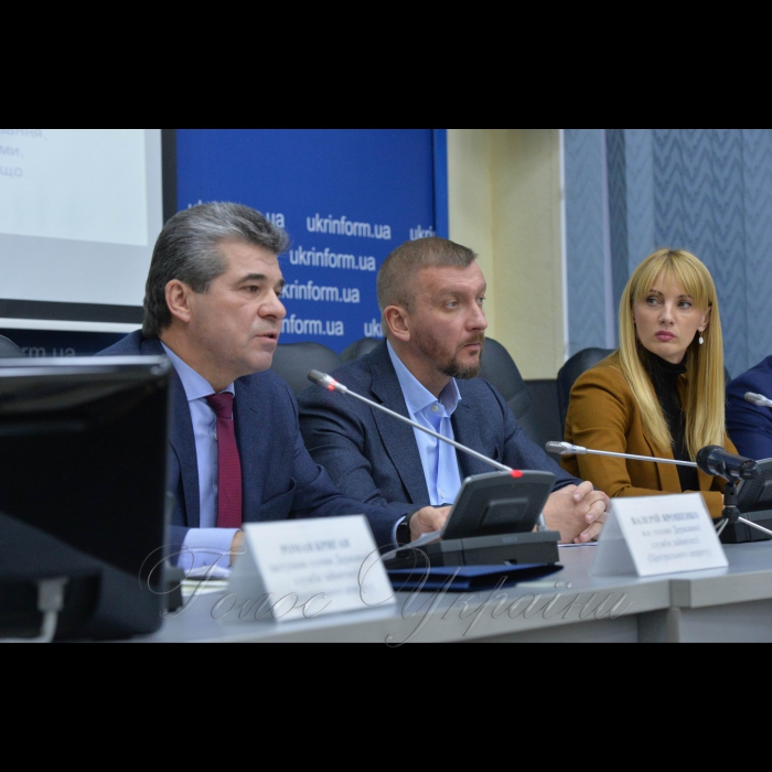 21 січня 2019 у приміщенні Українського національного інформаційного агентства Укрінформ  відбулося публічне підписання Меморандуму про співробітництво між Державною службою зайнятості (Центральним апаратом) та Міністерством юстиції України. Водночас було підписано Меморандум про співробітництво між Державною службою України з питань праці та Міністерством юстиції України.
В.о. Голови Державної служби зайнятості (Центрального апарату) Валерій Ярошенко, Міністр юстиції України Павло Петренко, заступник Міністра юстиції з питань виконавчої служби Світлана Глущенко.