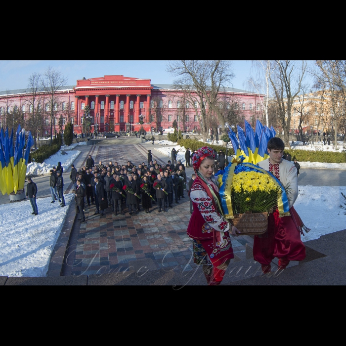 22 січня 2019 Голова Верховної Ради України Андрій Парубій, Президент України Петро Порошенко під час заходів з нагоди Дня Соборності України та 100-річчя проголошення Акту злуки Української Народної Республіки та Західноукраїнської Народної Республіки.
Церемонія покладання квітів до пам’ятників Т.Шевченку та М.Грушевському та урочистості на Софійській площі.