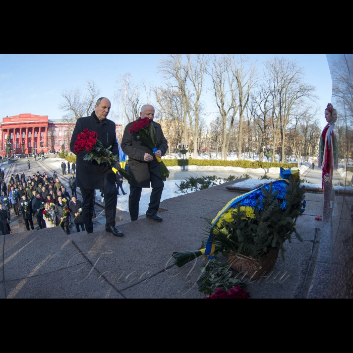 22 січня 2019 Голова Верховної Ради України Андрій Парубій, Президент України Петро Порошенко під час заходів з нагоди Дня Соборності України та 100-річчя проголошення Акту злуки Української Народної Республіки та Західноукраїнської Народної Республіки.
Церемонія покладання квітів до пам’ятників Т.Шевченку та М.Грушевському та урочистості на Софійській площі. Степан Кубів.