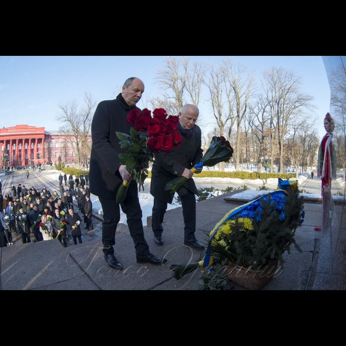 22 січня 2019 Голова Верховної Ради України Андрій Парубій, Президент України Петро Порошенко під час заходів з нагоди Дня Соборності України та 100-річчя проголошення Акту злуки Української Народної Республіки та Західноукраїнської Народної Республіки.
Церемонія покладання квітів до пам’ятників Т.Шевченку та М.Грушевському та урочистості на Софійській площі. Степан Кубів.