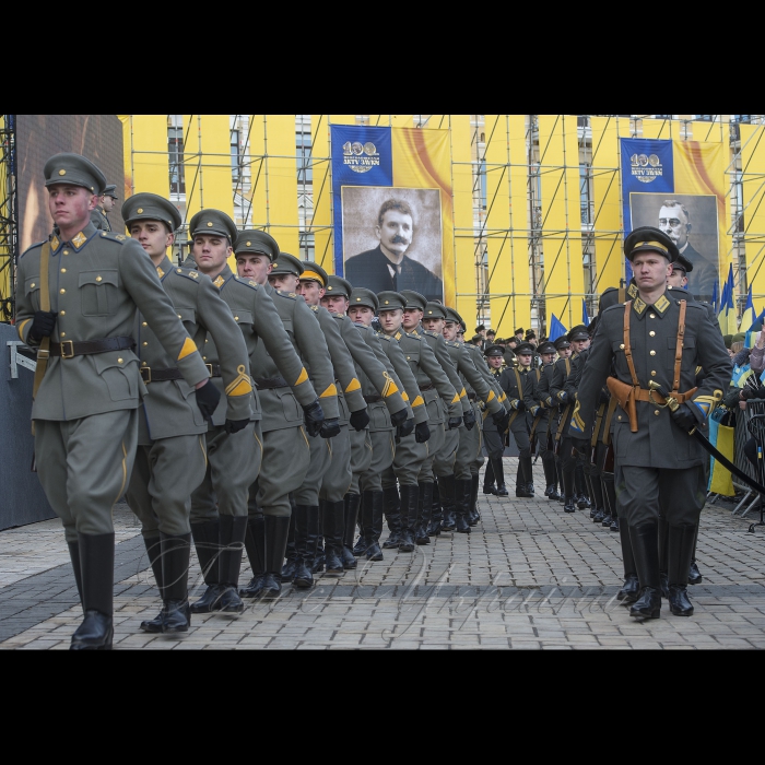 22 січня 2019 Голова Верховної Ради України Андрій Парубій, Президент України Петро Порошенко під час заходів з нагоди Дня Соборності України та 100-річчя проголошення Акту злуки Української Народної Республіки та Західноукраїнської Народної Республіки.
Церемонія покладання квітів до пам’ятників Т.Шевченку та М.Грушевському та урочистості на Софійській площі.