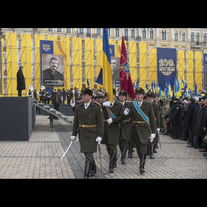 22 січня 2019 Голова Верховної Ради України Андрій Парубій, Президент України Петро Порошенко під час заходів з нагоди Дня Соборності України та 100-річчя проголошення Акту злуки Української Народної Республіки та Західноукраїнської Народної Республіки.
Церемонія покладання квітів до пам’ятників Т.Шевченку та М.Грушевському та урочистості на Софійській площі.