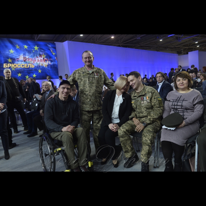 29 січня 2019 Голова Верховної Ради України Андрій Парубій, Президент України Петро Порошенко взяли участь у Форумі «Від Крут до Брюсселя. Ми йдемо своїм шляхом». Ірина Геращенко.