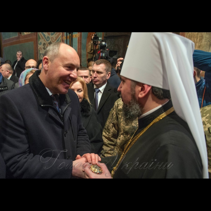 3 лютого 2019 Голова Верховної Ради України Андрій Парубій взяв участь у церемонії інтронізації предстоятеля Православної церкви України (ПЦУ), митрополита Київського і всієї України Епіфанія. 
У Соборі Святої Софії Київської під час божественної літургії 3 лютого відбулася церемонія інтронізації (входження на престол) предстоятеля Православної церкви України (ПЦУ), митрополита Київського і всієї України Епіфанія.  
У церемонії взяли участь Президент України Петро Порошенко та його дружина Марина Порошенко, урядовці, представники духовенства та громадськості.