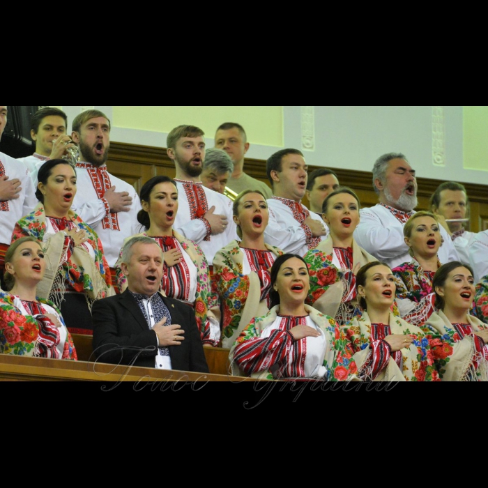 5 лютого 2019 пленарне засідання Верховної Ради України, відкрито 10-ту сесію. 
Після урочистого відкриття десятої сесії Голова Верховної Ради України Андрій Парубій надав слово представникам депутатських фракцій і груп, які виступають з оголошеннями, заявами, повідомленнями, пропозиціями.