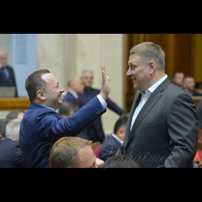 5 лютого 2019 пленарне засідання Верховної Ради України, відкрито 10-ту сесію. 
Після урочистого відкриття десятої сесії Голова Верховної Ради України Андрій Парубій надав слово представникам депутатських фракцій і груп, які виступають з оголошеннями, заявами, повідомленнями, пропозиціями. Василь Яніцький БП, Олександр Шевченко позафр.