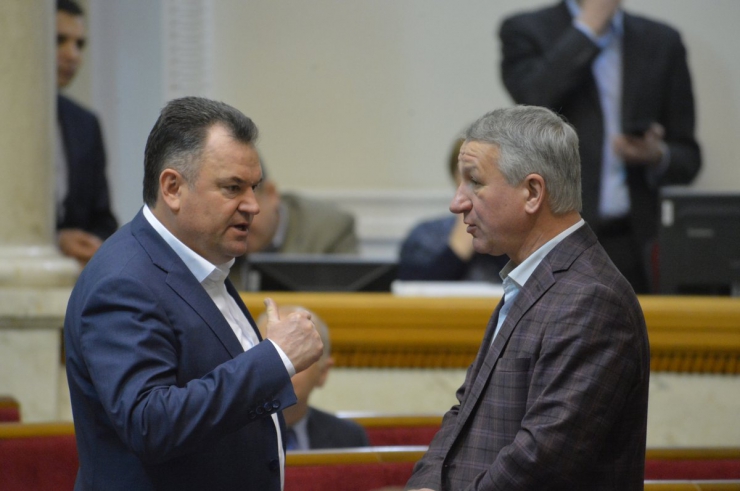 6 лютого 2019 пленарне засідання Верховної Ради України.
Народні депутати розглядають у другому читанні проект Закону про внесення змін до деяких законодавчих актів України щодо забезпечення принципів процесуальної справедливості та підвищення ефективності проваджень у справах про порушення законодавства про захист економічної конкуренції №6746. Сергій Мельник БП, Іван Кулініченко БП.