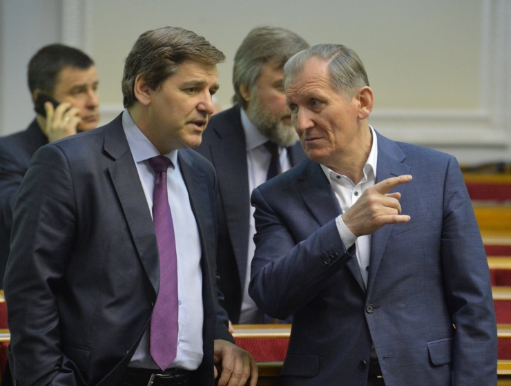 6 лютого 2019 пленарне засідання Верховної Ради України.
Народні депутати розглядають у другому читанні проект Закону про внесення змін до деяких законодавчих актів України щодо забезпечення принципів процесуальної справедливості та підвищення ефективності проваджень у справах про порушення законодавства про захист економічної конкуренції №6746. Володимир Гусак ОП, Юрій Мороко ОП.