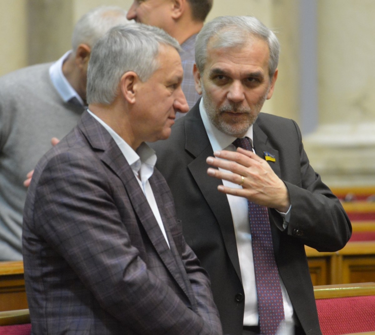 6 лютого 2019 пленарне засідання Верховної Ради України.
Народні депутати розглядають у другому читанні проект Закону про внесення змін до деяких законодавчих актів України щодо забезпечення принципів процесуальної справедливості та підвищення ефективності проваджень у справах про порушення законодавства про захист економічної конкуренції №6746. Іван Кулініченко БП, Олег Мусій позафр.