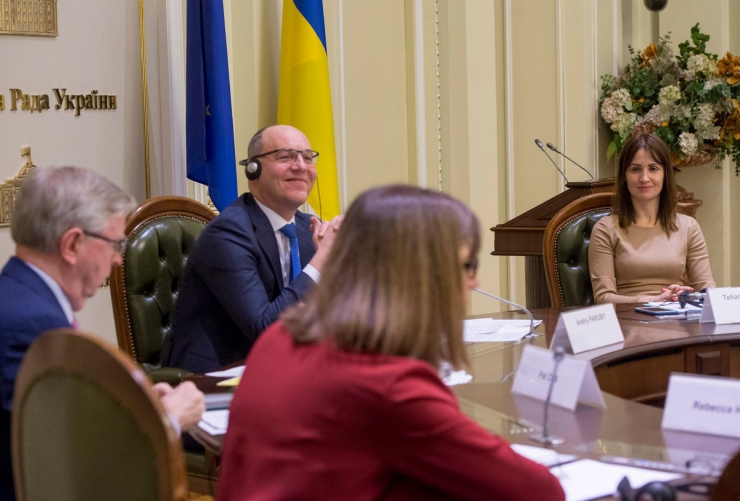 15 лютого 2019 Голова Верховної Ради України Андрій Парубій взяв участь у «круглому столі» на тему: «Ефективна реалізація Угоди про асоціацію між Україною та ЄС як основний елемент європейської інтеграції України». Президент Європейського Парламенту 2002-2004 років П.Кокс, Андрій Парубій, Тетяна Подольська Керівник Секретаріату Голови.