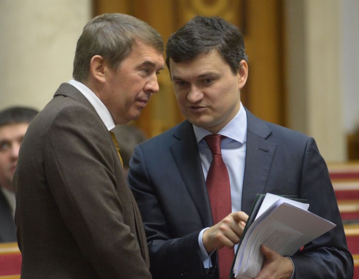 26 лютого 2019 пленарне засідання Верховної Ради України.
Голова Верховної Ради України А.Парубій відкрив ранкове засідання. 
Головуючий нагадав, що рівно п’ять років тому, 26 лютого, у Сімферополі відбувся масовий мітинг українців та кримських татар на підтримку цілісності України. Олег Кулініч ВІДРО., Валерій Писаренко ВІДРО.