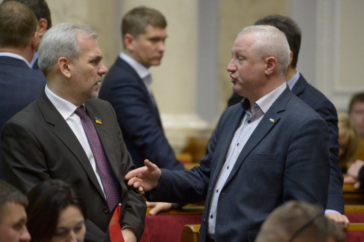 26 лютого 2019 пленарне засідання Верховної Ради України.
Голова Верховної Ради України А.Парубій відкрив ранкове засідання. 
Головуючий нагадав, що рівно п’ять років тому, 26 лютого, у Сімферополі відбувся масовий мітинг українців та кримських татар на підтримку цілісності України. Олег Мусій позафр., Олександр Дехтярчук БП.