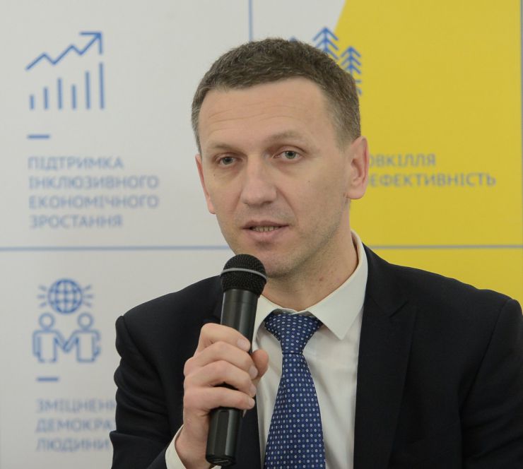 6 березня 2019 StateWatch у співпраці з Реанімаційним Пакетом Реформ провела експертне обговорення, де учасники розказали про перші результати роботи слідчих управлінь.
Офіційно Державне бюро розслідувань розпочало свою роботу в листопаді 2018 р., але особовий склад центрального апарату і територіальних управлінь сформували не до кінця. В кожному з територіальних управлінь працює лише 30-35 слідчих, у той час як ці підрозділи діють відразу у кількох областях. Роман Труба, директор ДБР.