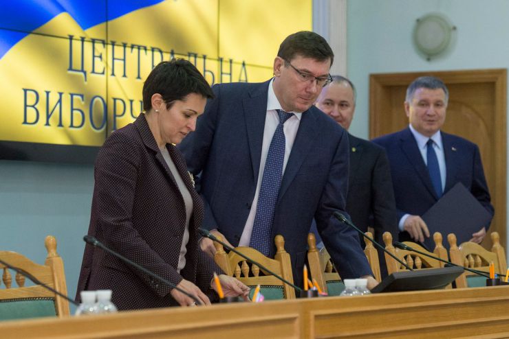 12 березня 2019 Міністр внутрішніх справ України Арсен Аваков, голова Центральної виборчої комісії Тетяна Сліпачук, генеральний прокурор України Юрій Луценко та голова Служби безпеки України Василь Грицак під час брифінгу, присвяченого поточним питанням підготовки та проведення чергових виборів президента України (31 березня 2019 року).