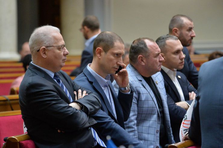 12 березня 2019 пленарне засідання Верховної Ради України.
А.Парубій оголосив початок розгляду правок до проекту Закону про забезпечення функціонування української мови як державної (№ 5670-д), розгляд якого у другому читанні було розпочато 28 лютого.
