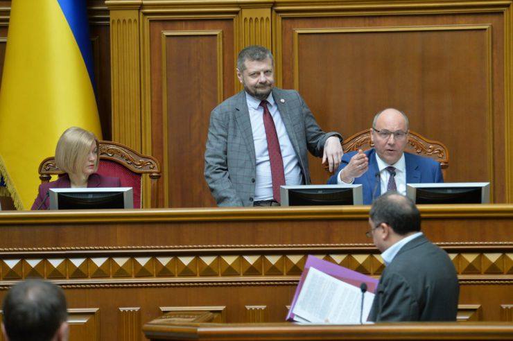 12 березня 2019 пленарне засідання Верховної Ради України.
А.Парубій оголосив початок розгляду правок до проекту Закону про забезпечення функціонування української мови як державної (№ 5670-д), розгляд якого у другому читанні було розпочато 28 лютого.
