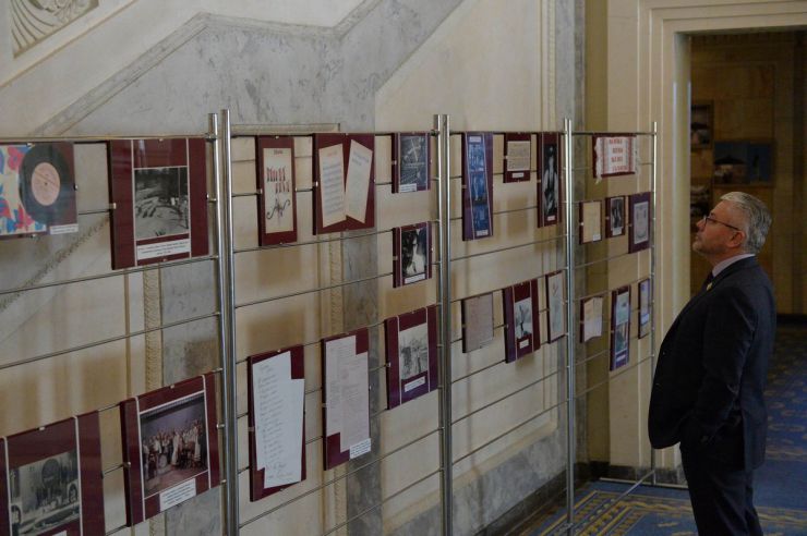 12 березня 2019 Верховна Рада України. Відкриття виставки про композитора Володимира Івасюка з нагоди 70 років з дня народження.
На честь вшанування українського генія у кулуарах першого поверху будівлі Парламенту, сьогодні відкрито виставку «Планета пісень Володимира Івасюка».
