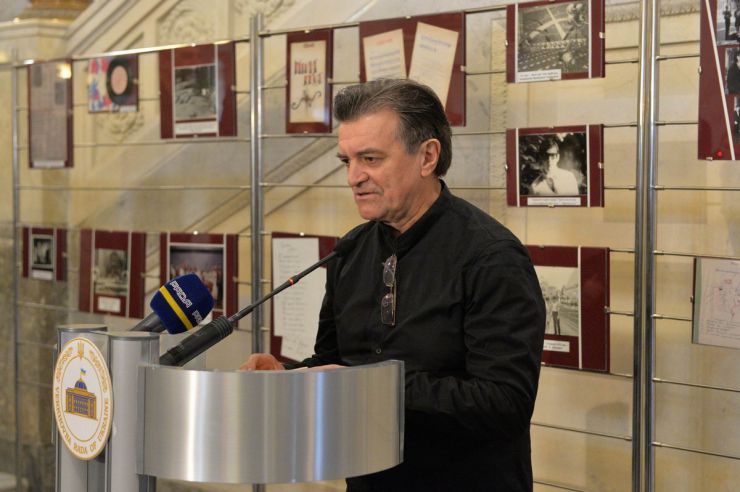 12 березня 2019 Верховна Рада України. Відкриття виставки про композитора Володимира Івасюка з нагоди 70 років з дня народження.
На честь вшанування українського генія у кулуарах першого поверху будівлі Парламенту, сьогодні відкрито виставку «Планета пісень Володимира Івасюка».

