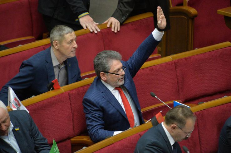 14 березня 2019 пленарне засідання Верховної Ради України.
Народні депутати продовжили розгляд проекту Закону про забезпечення функціонування української мови як державної (№ 5670-д), розгляд якого у другому читанні було розпочато 28 лютого. 
І.Геращенко запросила на трибуну голову Комітету з питань культури і духовності Миколу Княжицького.
Іван Спориш, Григорій Шверк-БПП.