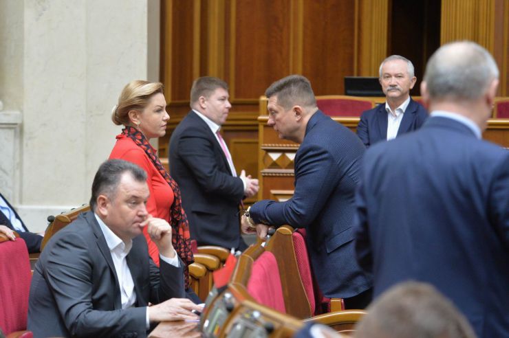 13 березня 2019 пленарне засідання Верховної Ради України.
А.Парубій оголосив про продовження розгляду правок до проекту Закону про забезпечення функціонування української мови як державної (№ 5670-д), розгляд якого у другому читанні було розпочато 28 лютого.