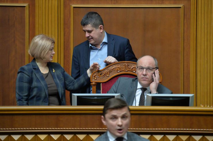 13 березня 2019 пленарне засідання Верховної Ради України.
А.Парубій оголосив про продовження розгляду правок до проекту Закону про забезпечення функціонування української мови як державної (№ 5670-д), розгляд якого у другому читанні було розпочато 28 лютого.