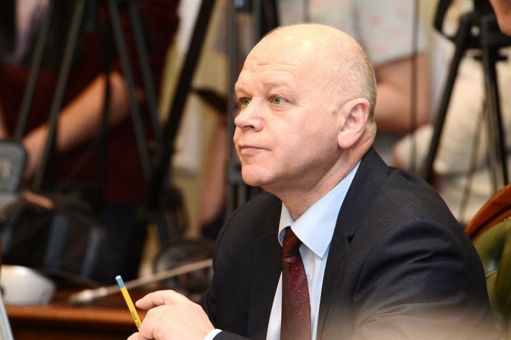 18 березня 2019 засідання погоджувальної ради у Верховній Раді України.
Михайло Довбенко (БП).