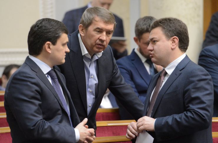 19 березня 2019 пленарне засідання Верховної Ради України.
А.Парубій зазначив, що сьогодні Парламент продовжить розгляд історичного фундаментального проекту Закону про забезпечення функціонування української мови як державної (№ 5670-д), розгляд якого у другому читанні було розпочато 28 лютого.
Валерій Писаренко, Олег Кулініч, Віктор Бондар ВІДРО.
