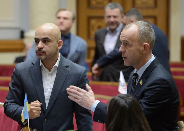 19 березня 2019 пленарне засідання Верховної Ради України.
А.Парубій зазначив, що сьогодні Парламент продовжить розгляд історичного фундаментального проекту Закону про забезпечення функціонування української мови як державної (№ 5670-д), розгляд якого у другому читанні було розпочато 28 лютого.
Мустафа Найєм БП, Андрій Кожем’якін Б.