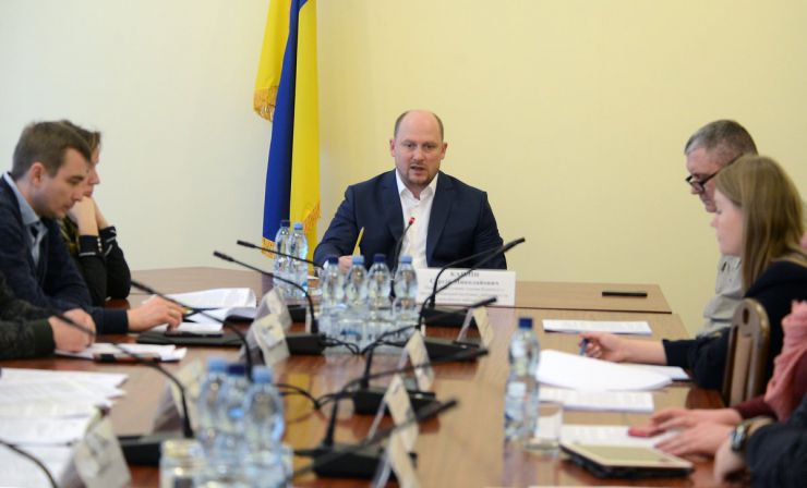 27 березня 2019 Голова Комітету Верховної Ради України з питань соціальної політики, зайнятості та пенсійного забезпечення Сергій Каплін під час проведення робочої наради з метою всебічного вивчення та аналізу проекту Закону України «Про внесення змін до статті 8 Закону України «Про збір та облік єдиного внеску на загальнообов'язкове державне соціальне страхування» щодо оптимізації розміру єдиного внеску для підприємств учасників бойових дій. У заході взяли участь представники Уповноваженого Верховної Ради України з прав людини, центральних органів виконавчої влади, всеукраїнських профспілок, Пенсійного фонду України, міжнародних організацій, засоби масової інформації.