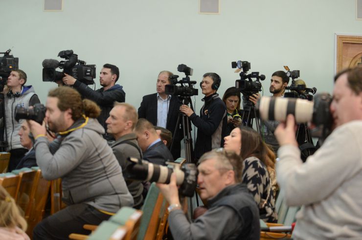 Прес-конференція за участю Голови Центральної виборчої Комісії Тетяни Сліпачук, заступників Голови, секретаря Комісії та членів Комісії щодо попередніх підсумків голосування з виборів Президента України. Журналісти