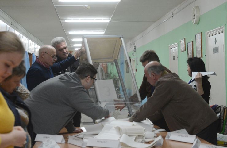 Вибори Президента України. Підрахунок голосів ДВК.
Виборча дільниця 800133 територіальний виборчий округ 212 Дарницький район м. Києва. 
