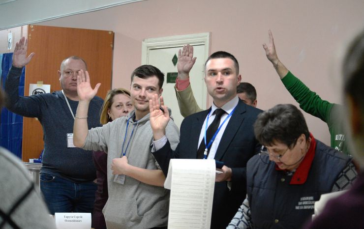 Вибори Президента України. Підрахунок голосів ДВК.
Виборча дільниця 800133 територіальний виборчий округ 212 Дарницький район м. Києва. 
