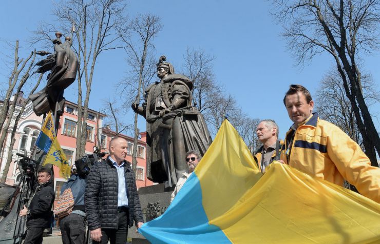 5 квітня 2019 Київ. Акція з нагоди 309-ї річниці Конституції Пилипа Орлика біля пам’ятника Пилипу Орлику.
5 квітня 1710 р. на зборах козацтва біля містечка Тягина (нині Бендери) на березі річки Дністер була прийнята перша Конституція Пилипа Орлика, і тим започаткований процес творення Конституції в Україні.