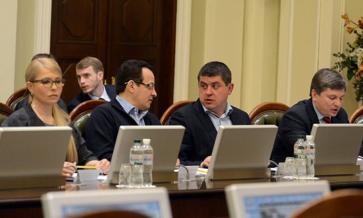 8 квітня 2019 засідання Погоджувальної ради У Верховній Раді України.
Юлія Тимошенко (Б), Олег Березюк (сам), Максим Бурбак (НФ), Артур Герасимов (БП).