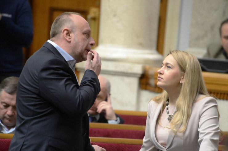 9 квітня 2019 пленарне засідання Верховної Ради України.
Голова Верховної Ради А.Парубій запросив на трибуну голову Комітету з питань культури і духовності Миколу Княжицького для продовження розгляду проекту Закону про забезпечення функціонування української мови як державної (№ 5670-д), розгляд якого у другому читанні було розпочато 28 лютого.
Депутати продовжили розгляд правок до сьомого розділу законопроекту, який має назву: ЗАБЕЗПЕЧЕННЯ СТАНДАРТІВ ДЕРЖАВНОЇ МОВИ (правки 1033-1273) із 1218 правки.
