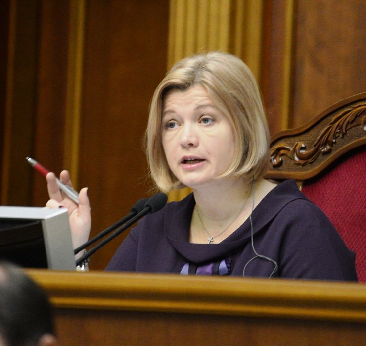 9 квітня 2019 пленарне засідання Верховної Ради України.
Голова Верховної Ради А.Парубій запросив на трибуну голову Комітету з питань культури і духовності Миколу Княжицького для продовження розгляду проекту Закону про забезпечення функціонування української мови як державної (№ 5670-д), розгляд якого у другому читанні було розпочато 28 лютого.
Депутати продовжили розгляд правок до сьомого розділу законопроекту, який має назву: ЗАБЕЗПЕЧЕННЯ СТАНДАРТІВ ДЕРЖАВНОЇ МОВИ (правки 1033-1273) із 1218 правки.
